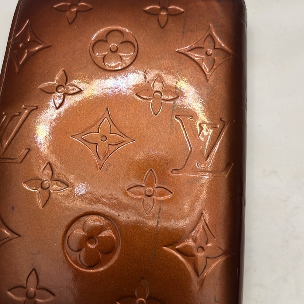 Authentic Louis Vuitton Vernis Agenda - Picture 9 of 13